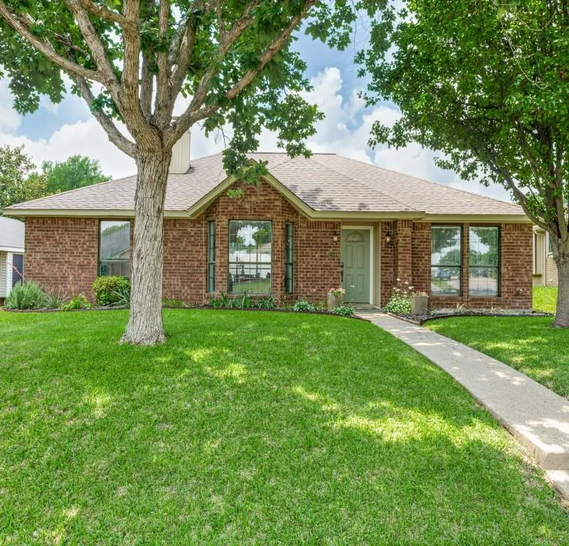 2109 Woodglen Drive, Garland TX 75040