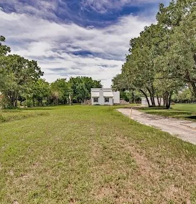 3952 J Rendon Road, Burleson TX 76028