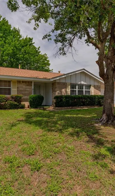 6604 Trailwood Drive, Forest Hill TX 76140 - Photo 2