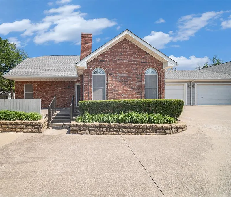 6127 Welden Court, Fort Worth TX 76132