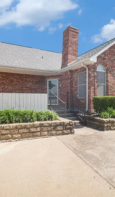 6127 Welden Court, Fort Worth TX 76132 - Photo 3