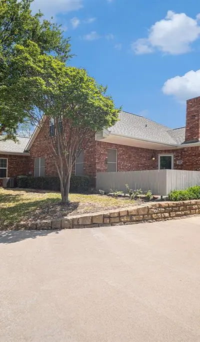 6127 Welden Court, Fort Worth TX 76132 - Photo 4