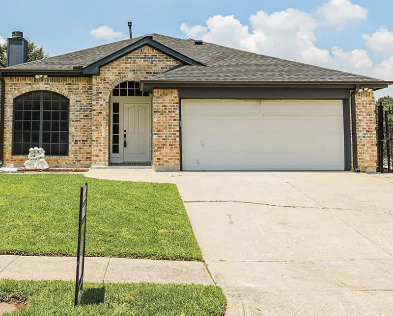 5616 Indian Hill Drive, Arlington TX 76018