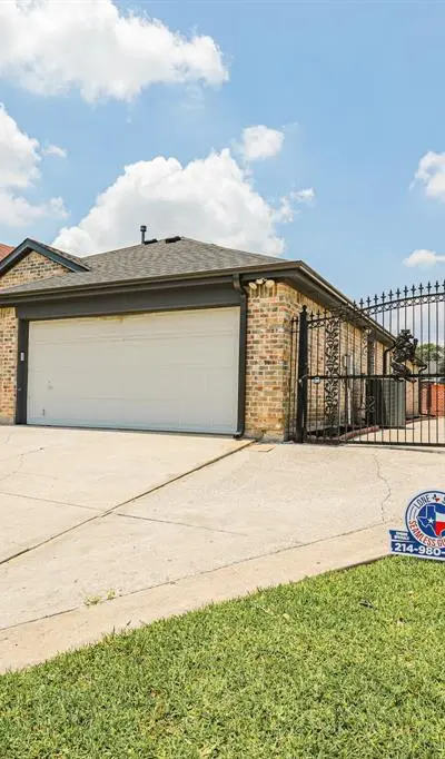 5616 Indian Hill Drive, Arlington TX 76018 - Photo 4