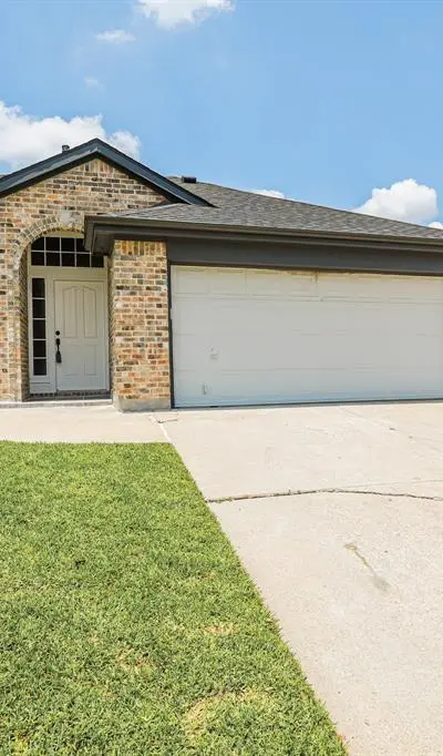 5616 Indian Hill Drive, Arlington TX 76018 - Photo 5