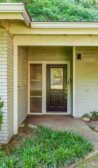 1100 Mockingbird Lane, Arlington TX 76013 - Photo 3