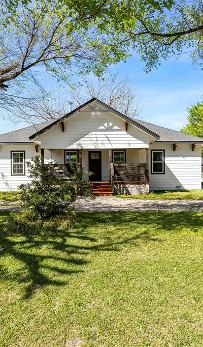 1560 Stainback Road, Red Oak TX 75154