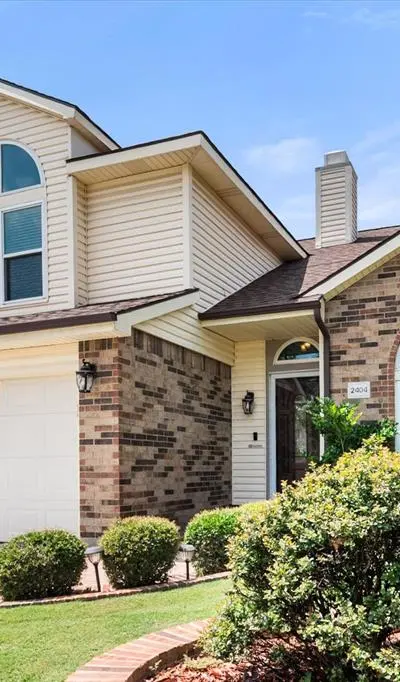 2404 Bennington Drive, Arlington TX 76018