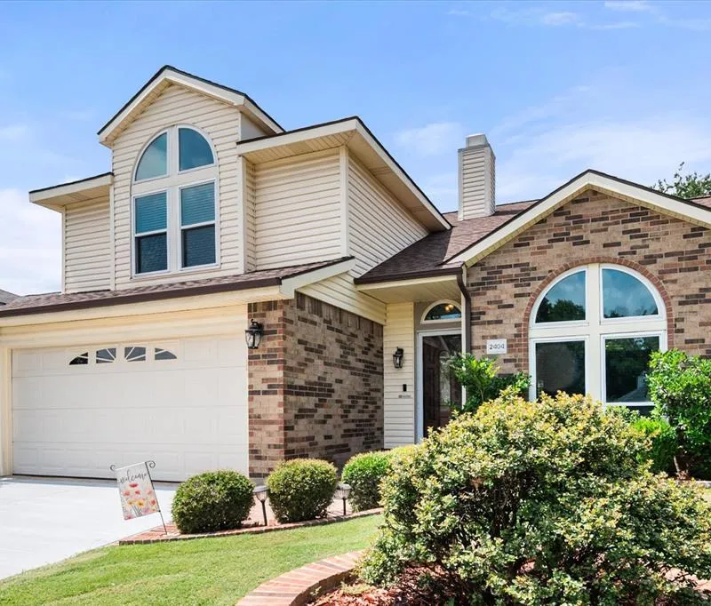 2404 Bennington Drive, Arlington TX 76018