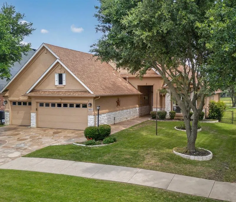 9313 Grandview Drive, Denton TX 76207