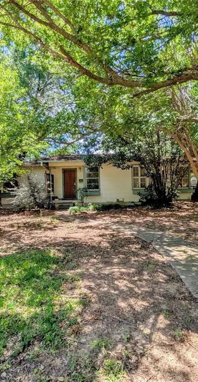 108 Varsity Circle, Arlington TX 76013