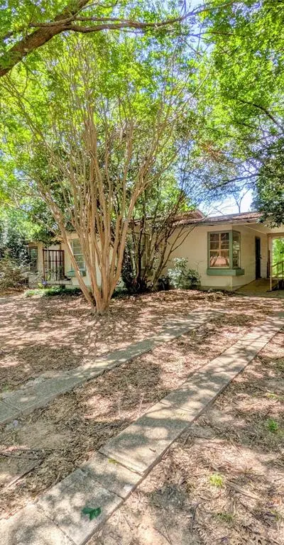 108 Varsity Circle, Arlington TX 76013 - Photo 3