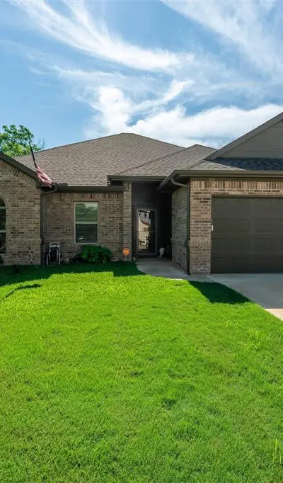 322 S Bowie Drive, Weatherford TX 76086
