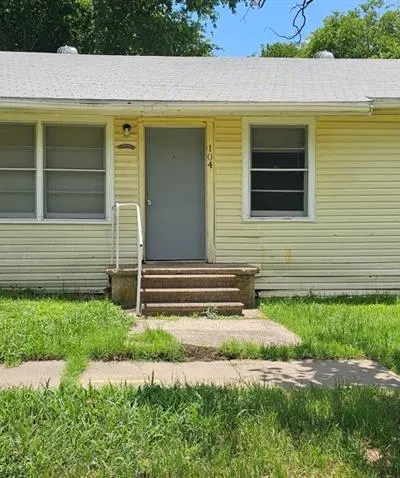 104 Smith Street, Hillsboro TX 76645