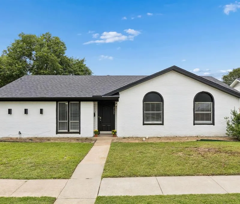 2123 Sheraton Drive, Carrollton TX 75007