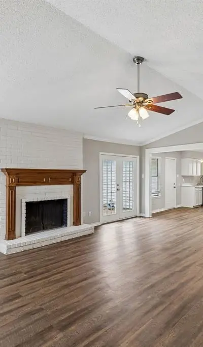 2123 Sheraton Drive, Carrollton TX 75007 - Photo 5