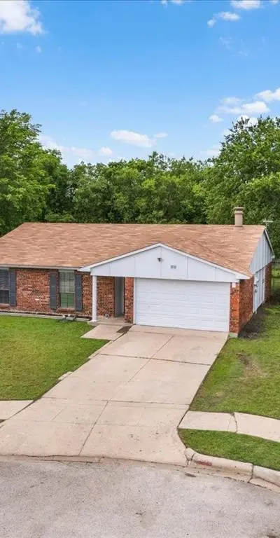 5817 Sidewinder Trail, Fort Worth TX 76131 - Photo 2