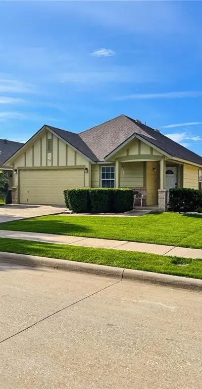329 Wolf Mountain Lane, Fort Worth TX 76140 - Photo 3