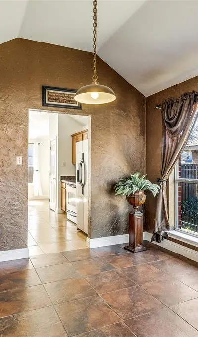 4621 Saint Francis Avenue, Dallas TX 75227 - Photo 4