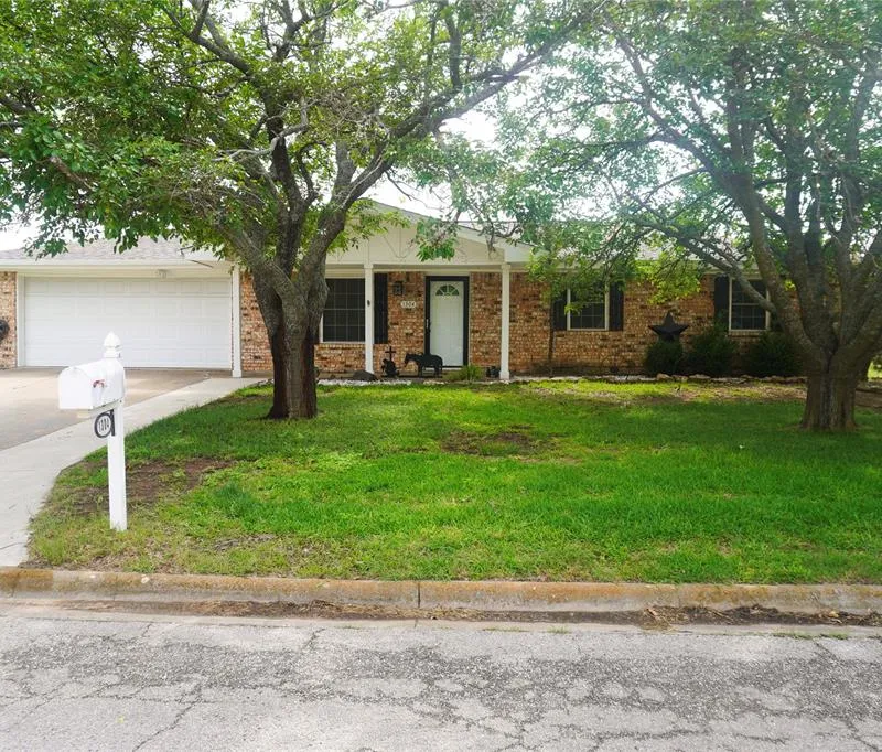 1304 Bellaire Street, Bowie TX 76230