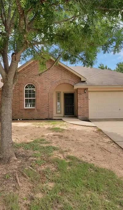 132 Parkwood Court, Azle TX 76020