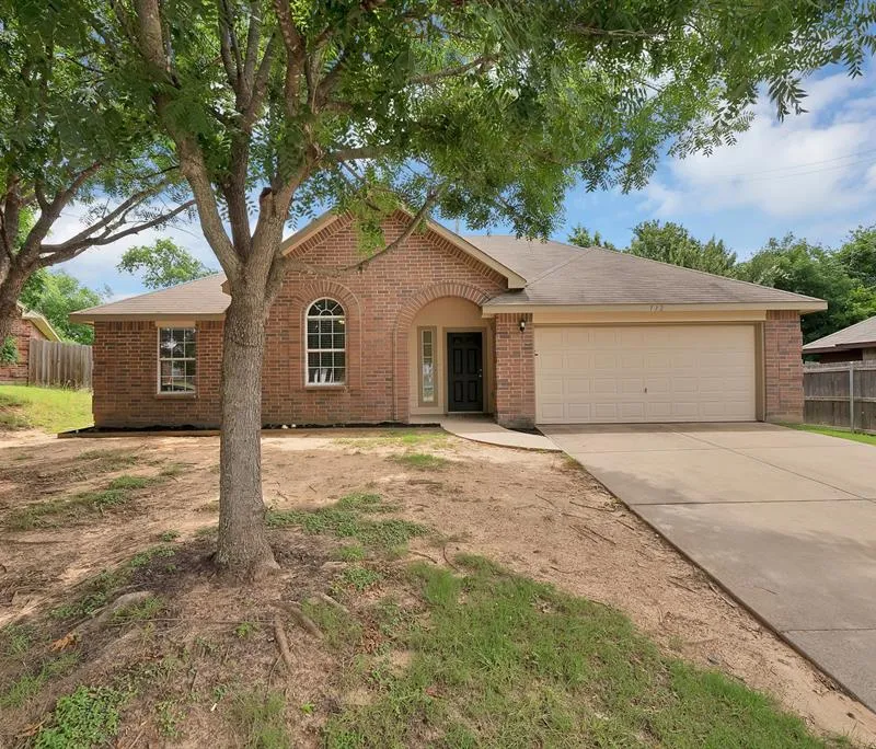 132 Parkwood Court, Azle TX 76020