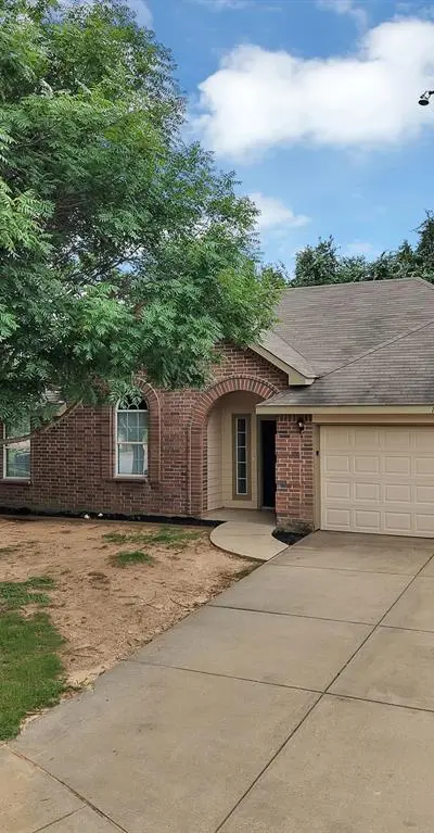 132 Parkwood Court, Azle TX 76020 - Photo 2