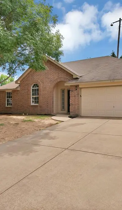 132 Parkwood Court, Azle TX 76020 - Photo 3