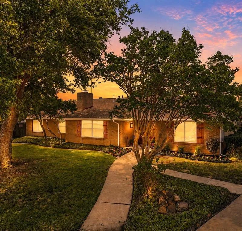 2713 Clearmeadow Court, Bedford TX 76021