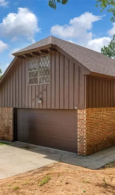 7432 Brentwood Stair Road, Fort Worth TX 76112