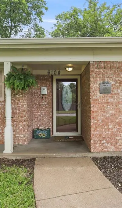 6104 Cliffside Drive, Edgecliff Village TX 76134 - Photo 2