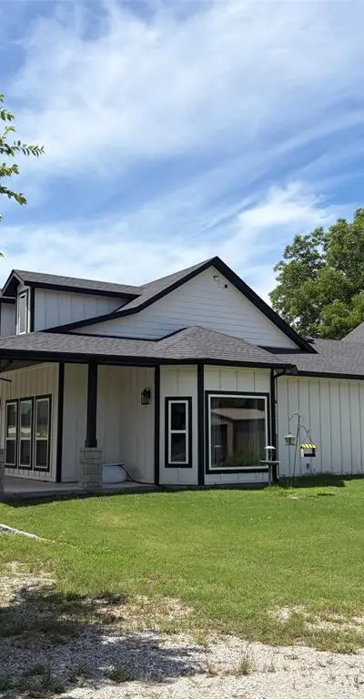 410 S Wickham Street, Alvord TX 76225 - Photo 2