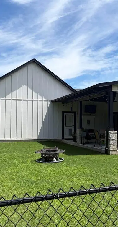 410 S Wickham Street, Alvord TX 76225 - Photo 3