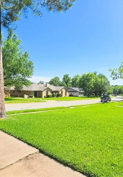 1601 Yarborough Drive, Sherman TX 75092 - Photo 2