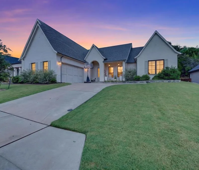 1124 Mountain View Drive, Weatherford TX 76087