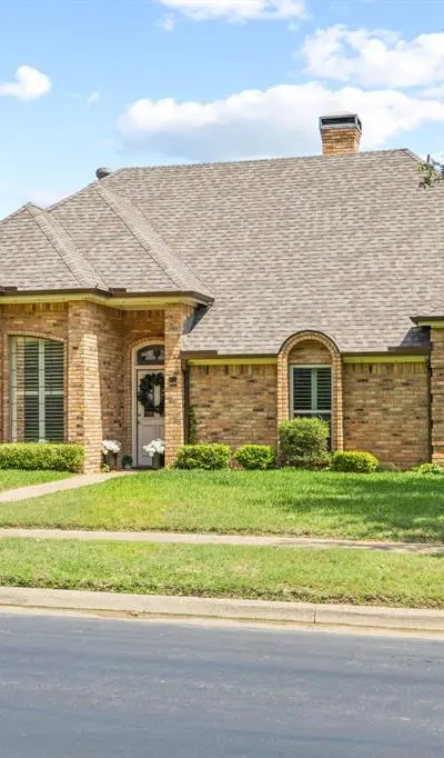 504 Evergreen Drive, Hurst TX 76054 - Photo 2