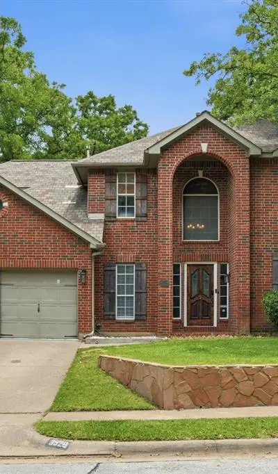 3528 Creekside Court, Bedford TX 76021