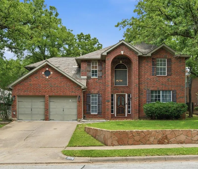 3528 Creekside Court, Bedford TX 76021