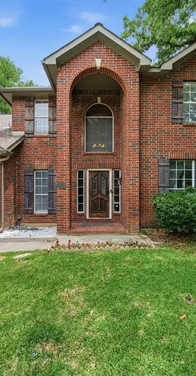 3528 Creekside Court, Bedford TX 76021 - Photo 3