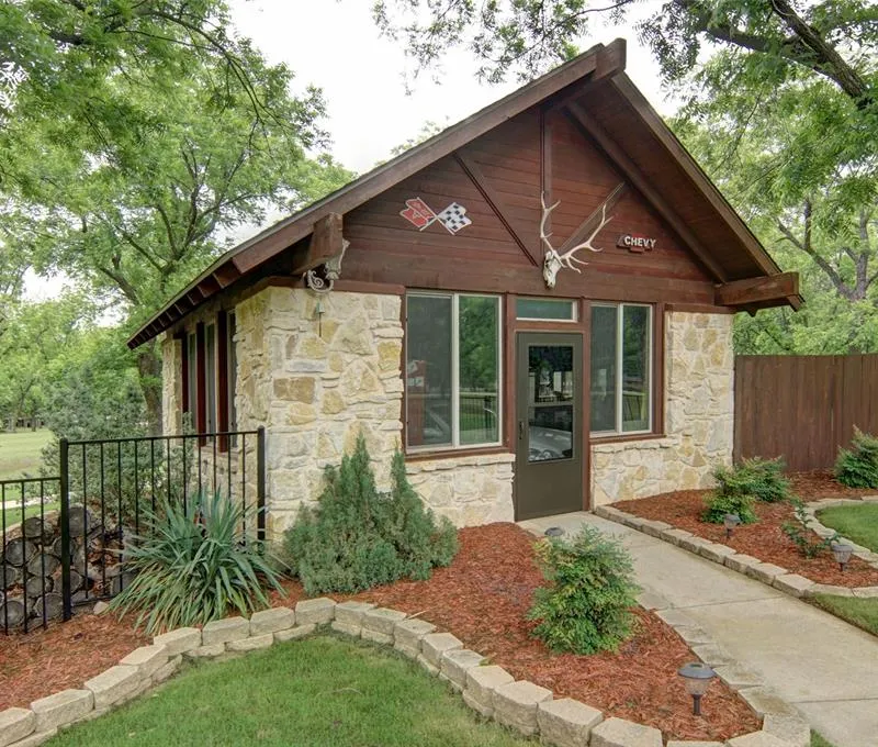 7402 Hampton Drive, Granbury TX 76049