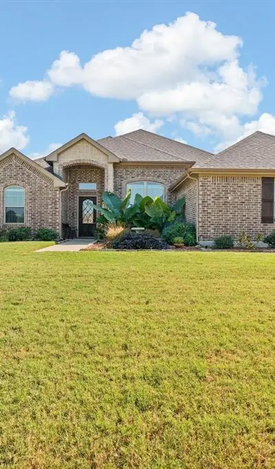 8901 Hillview Drive, Godley TX 76044