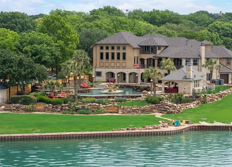 1612 S Lakeshore Drive, Rockwall TX 75087