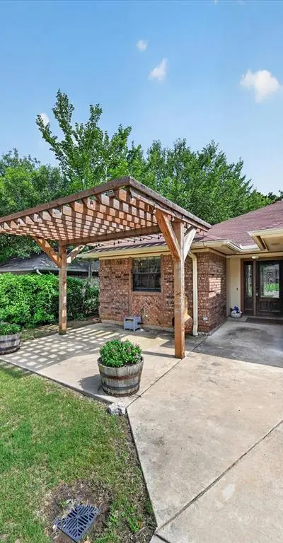 5608 Autumn Wheat Trail, Arlington TX 76017 - Photo 4