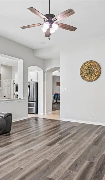 837 Moss Cliff Circle, McKinney TX 75071 - Photo 4