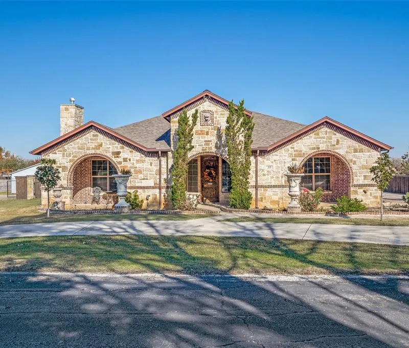 308 Sheri Lane, Roanoke TX 76262