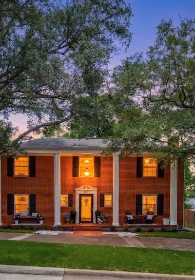 207 Rockbrook Drive, Rockwall TX 75087
