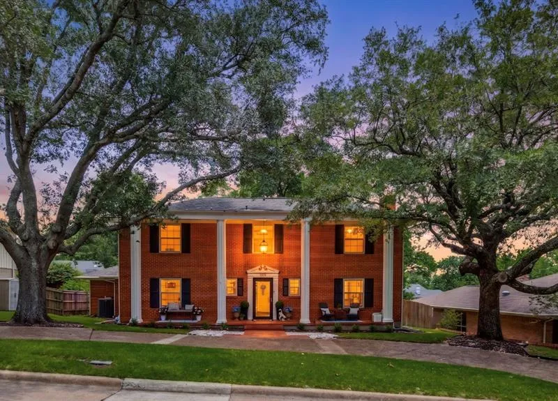 207 Rockbrook Drive, Rockwall TX 75087