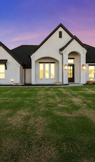 129 Southern Court, Springtown TX 76082