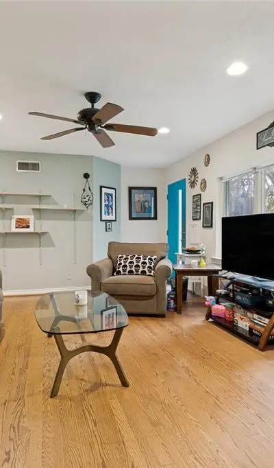 4620 Surf Drive, Dallas TX 75214 - Photo 4