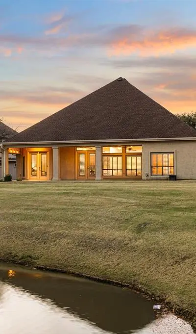 9317 Grandview Drive, Denton TX 76207 - Photo 2
